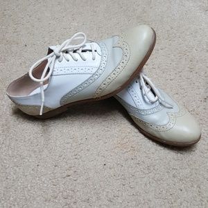 Beautiful Leather Born Oxford Shoes